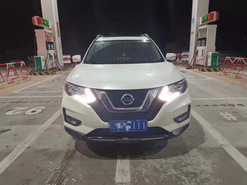 景德鎮18年日產奇駿1