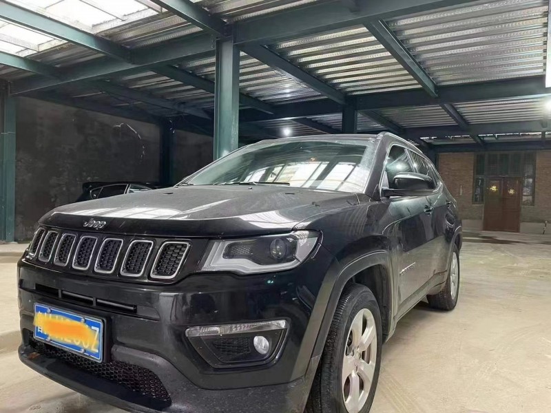 濟寧18年Jeep指南者2
