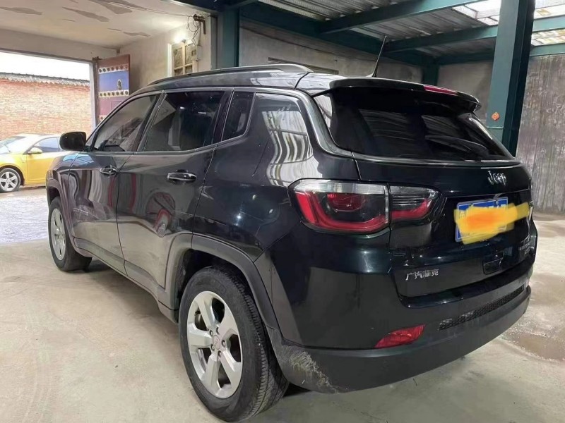 濟寧18年Jeep指南者8