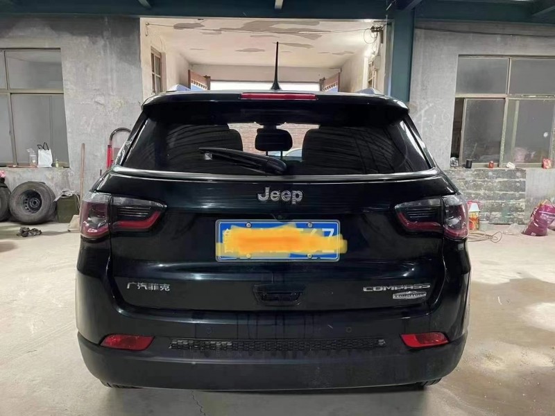 濟寧18年Jeep指南者9