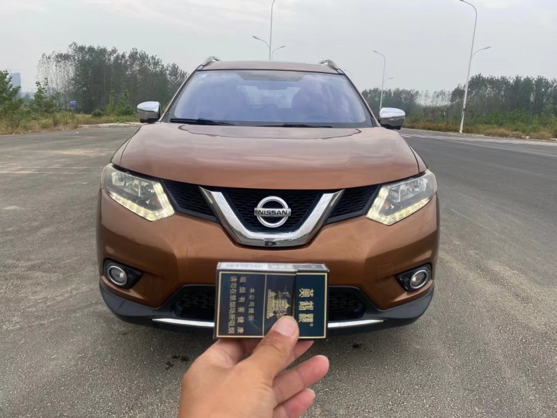 武汉14年日产奇骏1