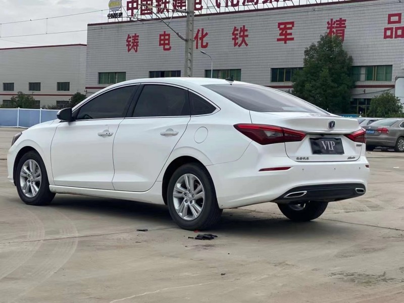 北京20年長安汽車逸動3