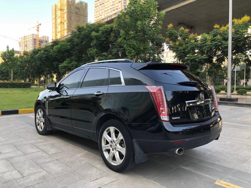 武汉15年凯迪拉克SRX3