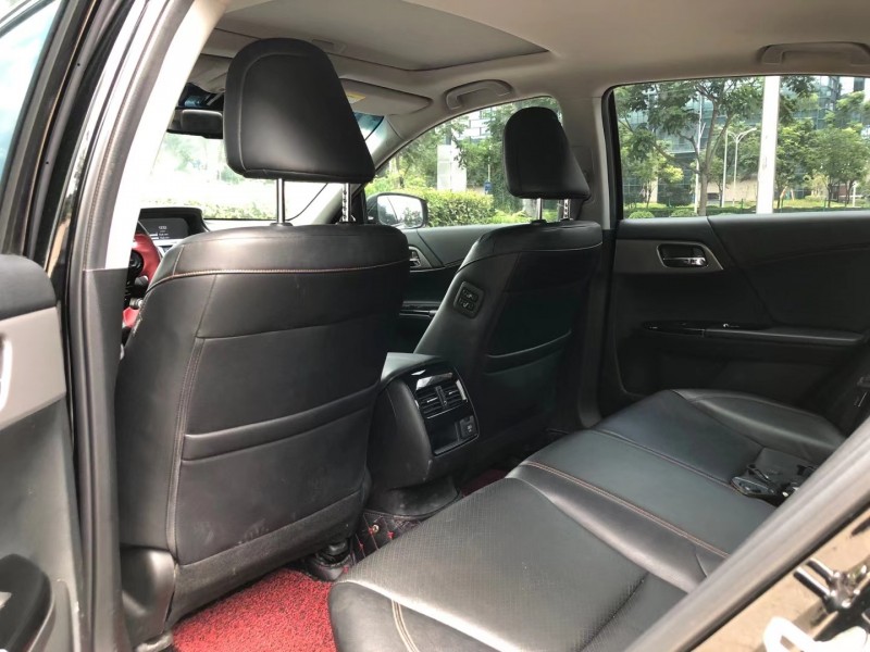 武汉18年本田雅阁6