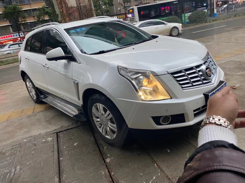 武汉13年凯迪拉克SRX2