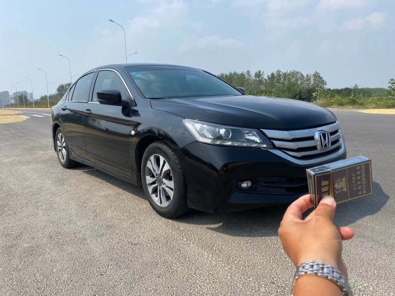 武汉15年本田雅阁2