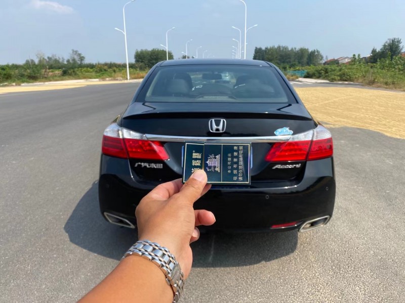 武汉15年本田雅阁9