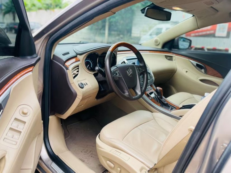 东莞10年别克君越6