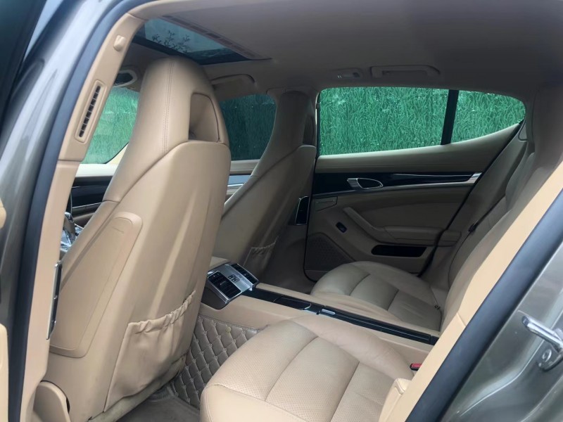 济宁13年保时捷帕拉梅拉4