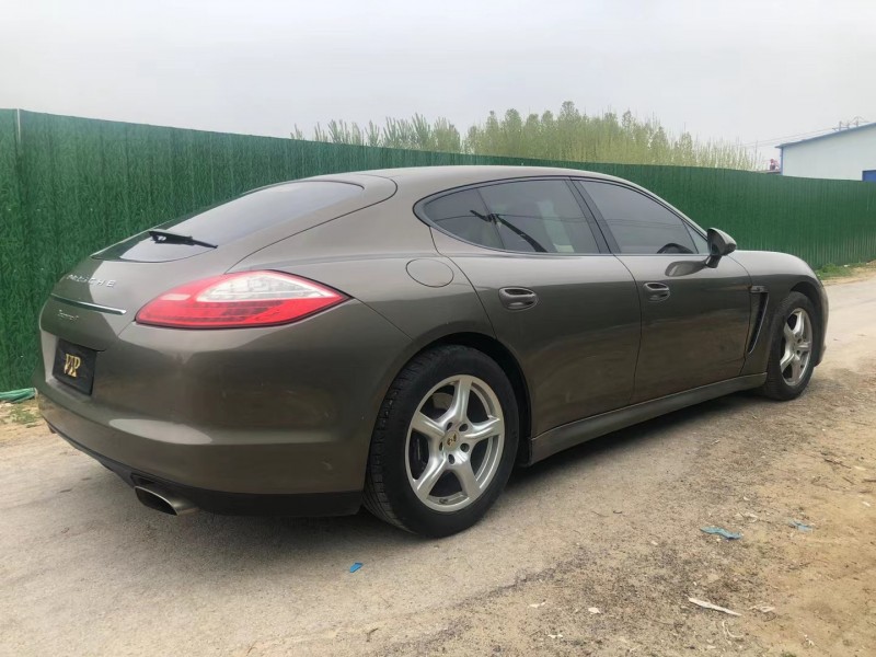 济宁13年保时捷帕拉梅拉8