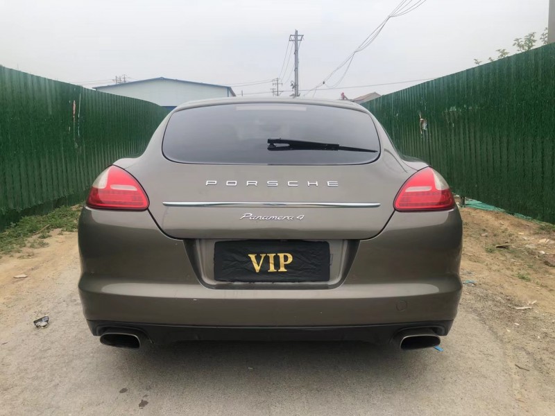 济宁13年保时捷帕拉梅拉9