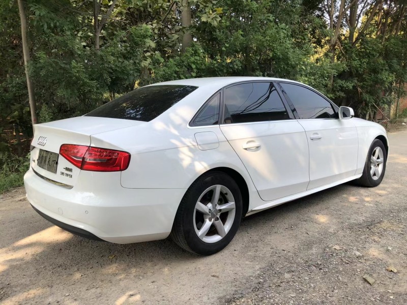 济宁14年奥迪A4L8
