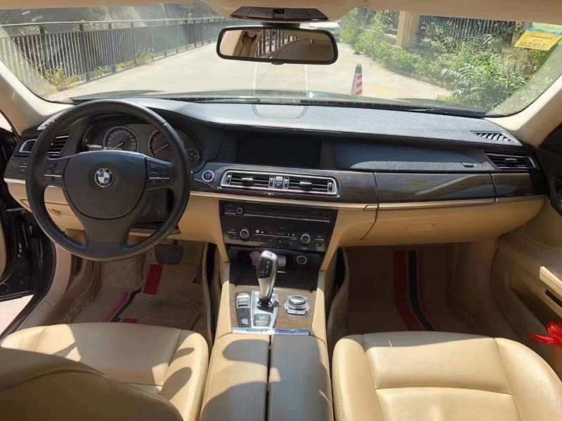 青岛12年宝马7系4