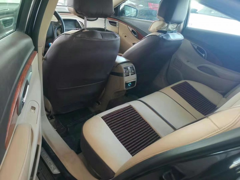 邢台12年别克君越5