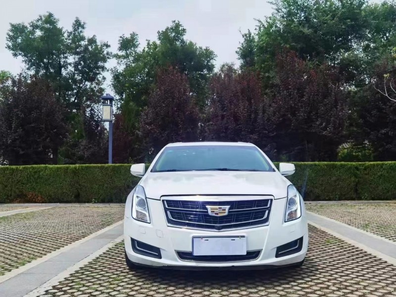延安17年凱迪拉克XTS1