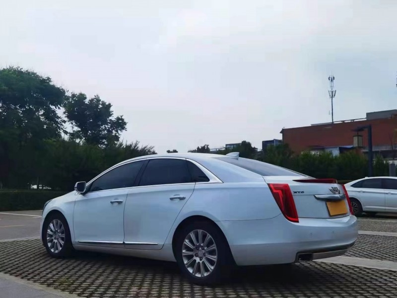 延安17年凱迪拉克XTS5