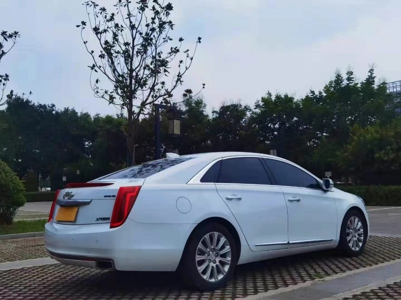 延安17年凱迪拉克XTS6