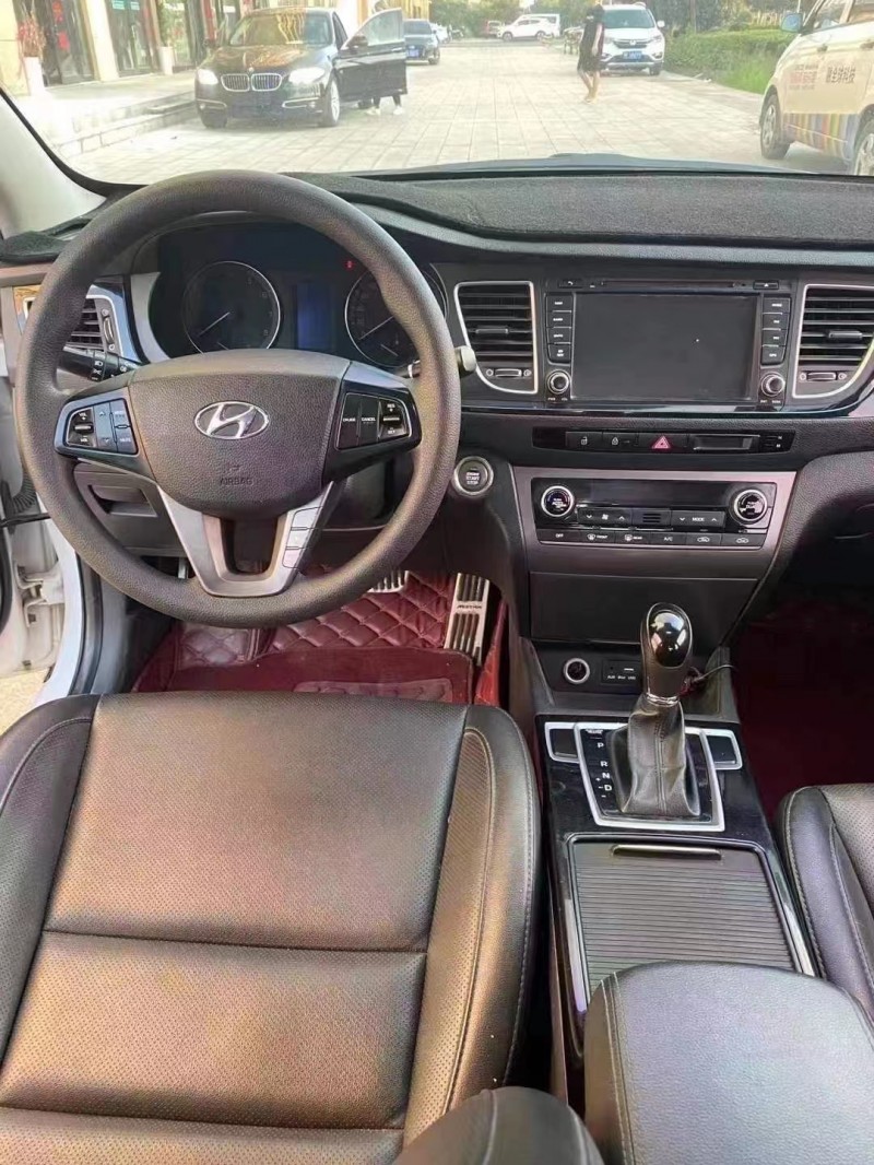 武汉14年现代名图4