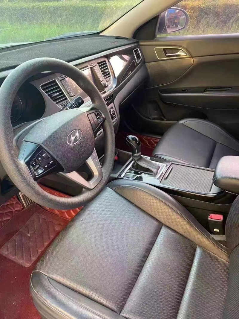 武汉14年现代名图5