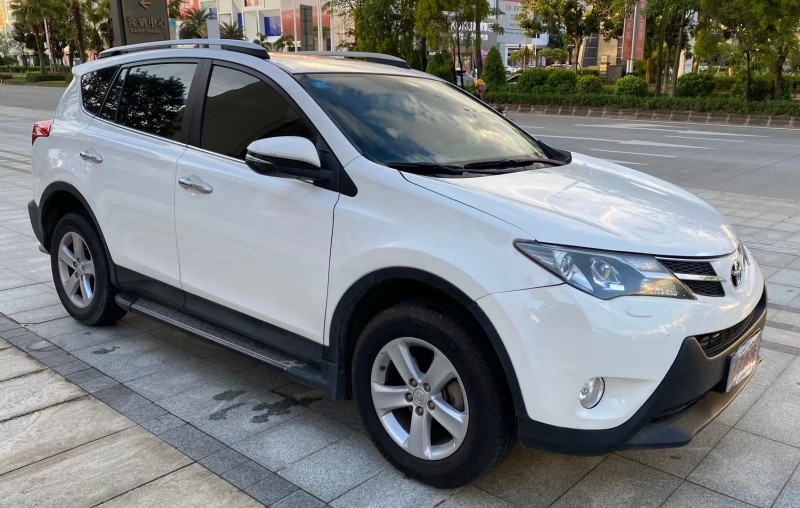 陽江14年豐田RAV42