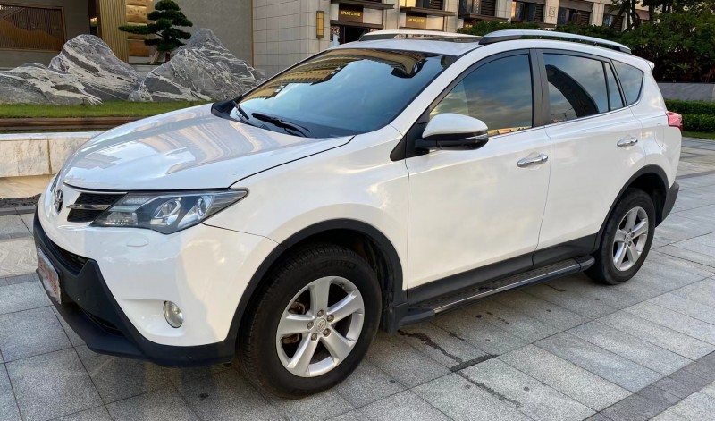陽江14年豐田RAV43