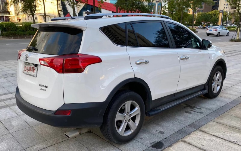 陽江14年豐田RAV48