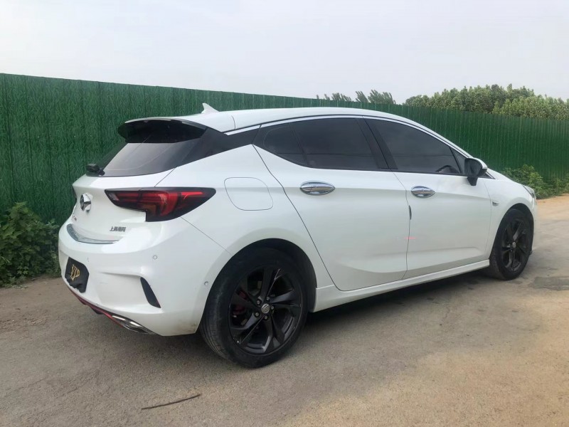 济宁16年别克威朗7