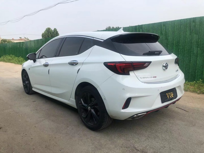 济宁16年别克威朗8