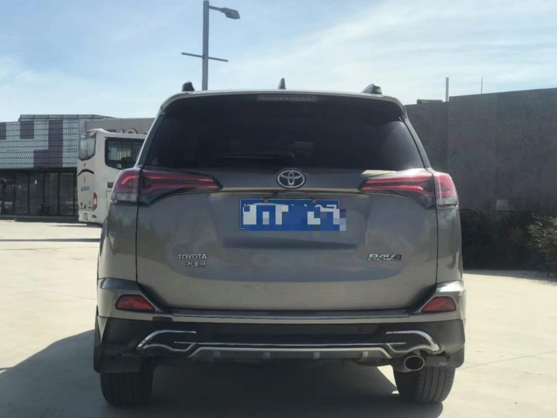 泉州18年豐田RAV42