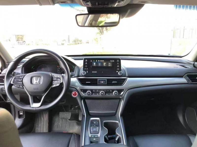 潍坊19年本田雅阁4