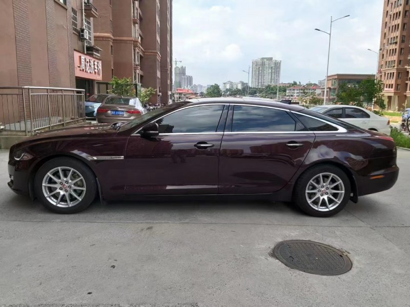 贛州17年捷豹XJ8