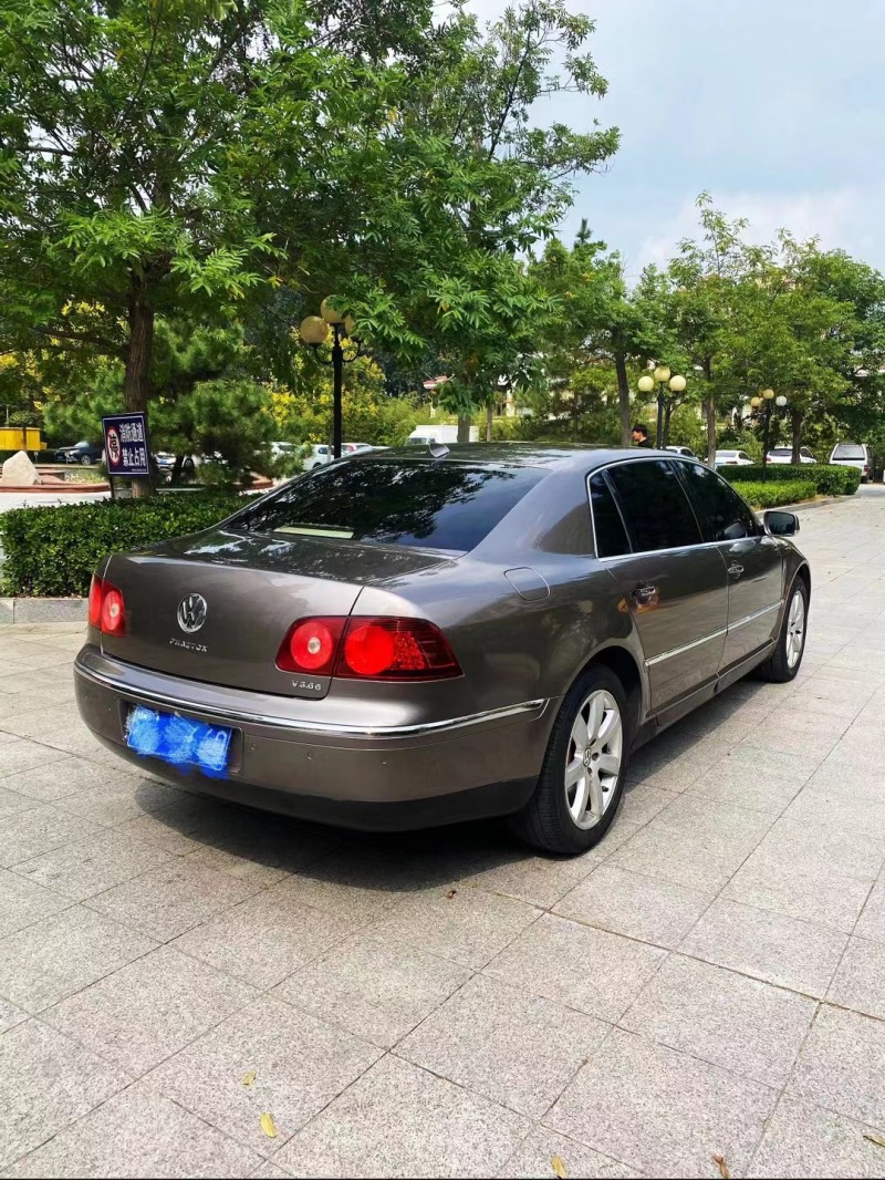 青岛10年大众辉腾8