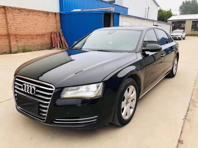 济宁11年奥迪A8L3