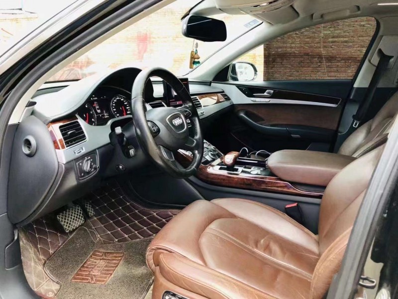 济宁11年奥迪A8L4