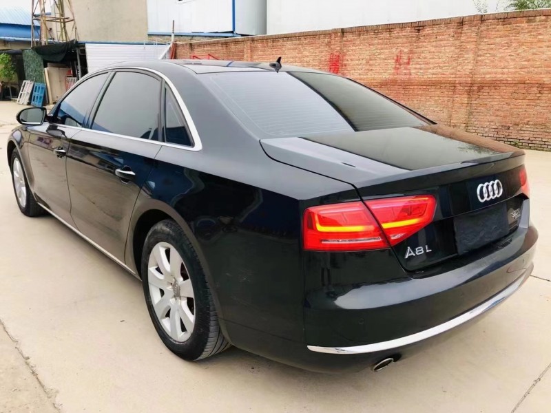 济宁11年奥迪A8L6