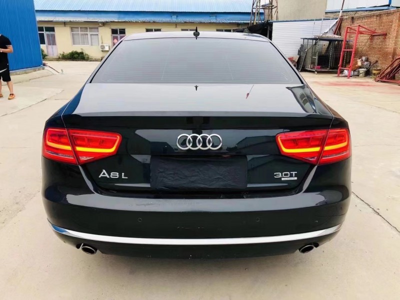 济宁11年奥迪A8L8