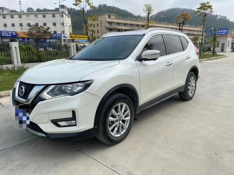 陽江18年日產奇駿2