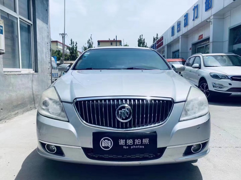 邢台11年别克凯越1