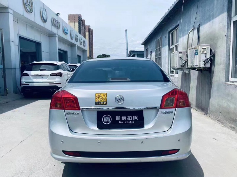 邢台11年别克凯越3