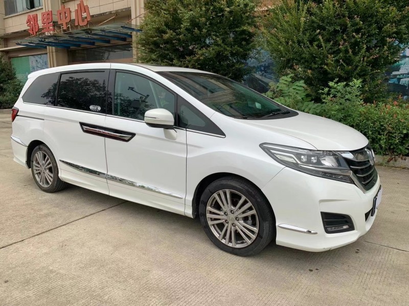 武汉19年本田艾力绅3