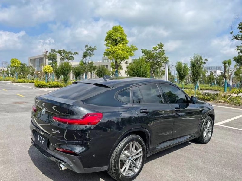 盐城19年宝马X49