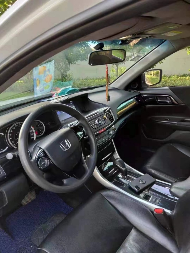 徐州16年本田雅阁6