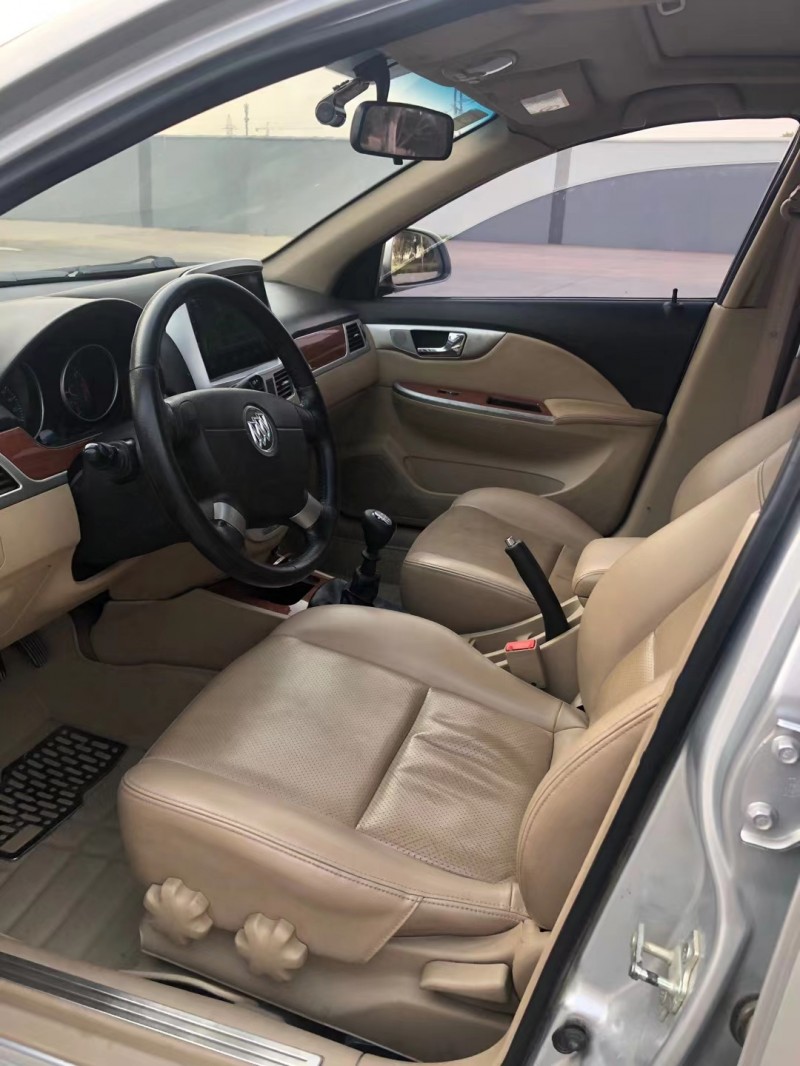 徐州14年别克凯越6