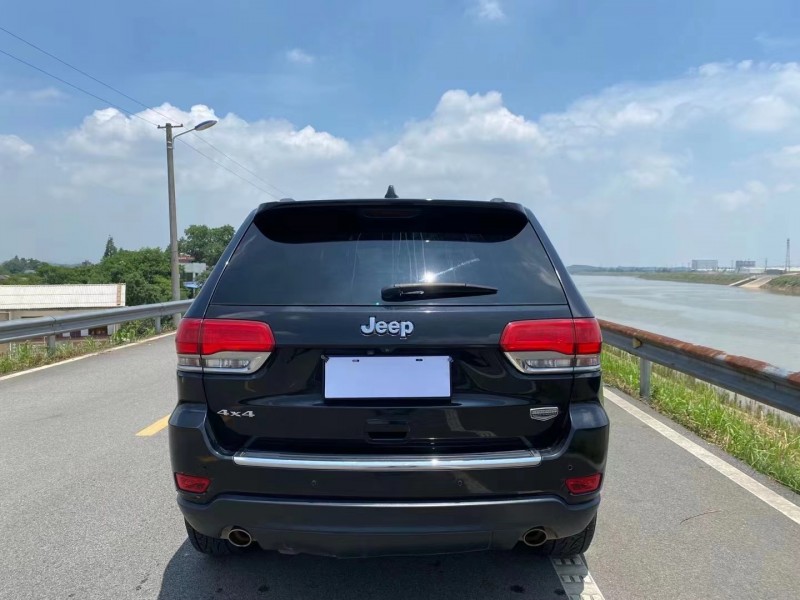 常德14年Jeep大切諾基2