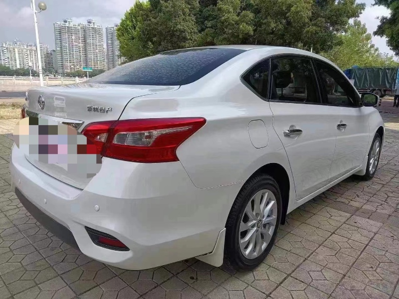 清遠17年日產軒逸5