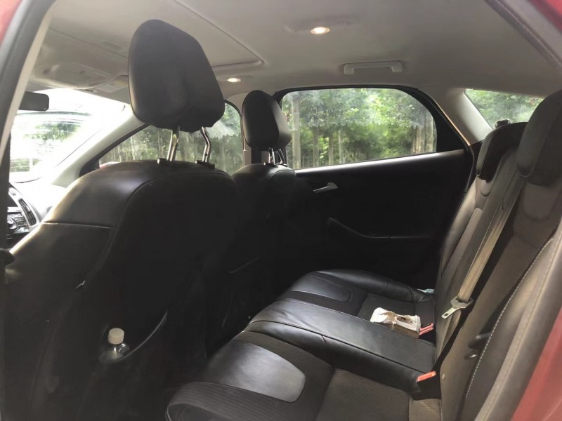 济宁15年福特福克斯5