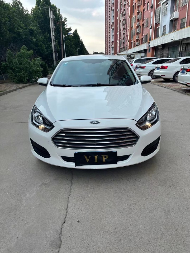 邢台18年福特福睿斯1