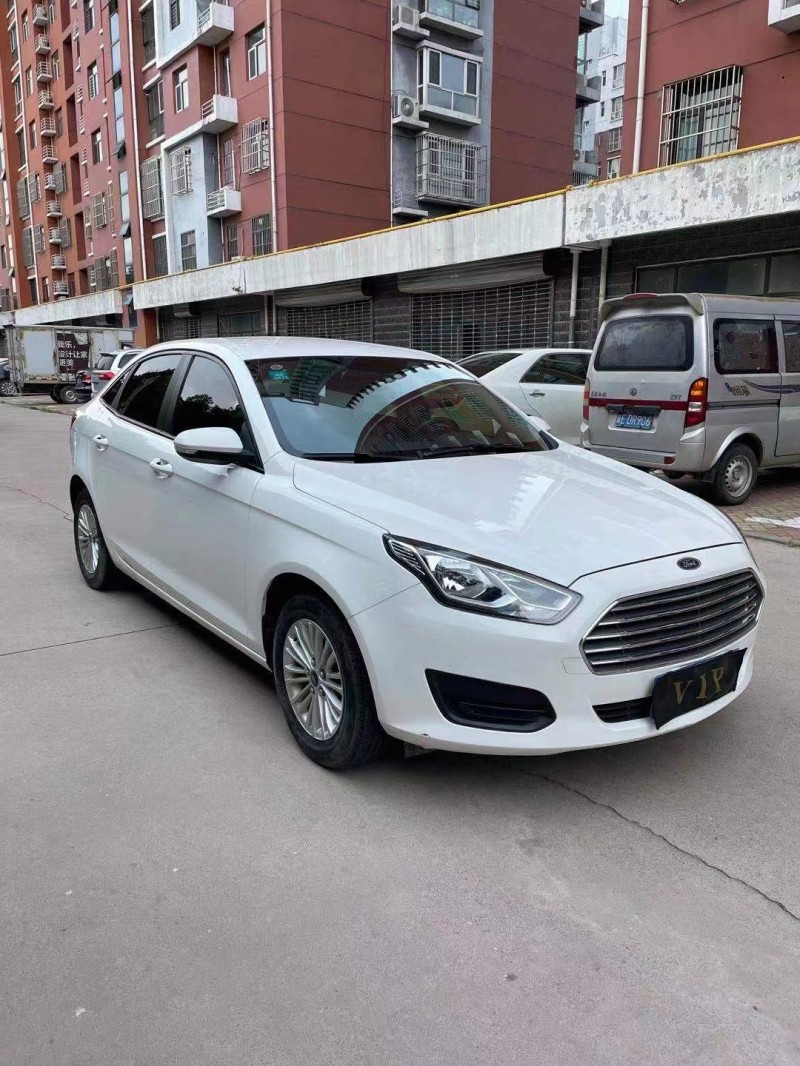 邢台18年福特福睿斯3