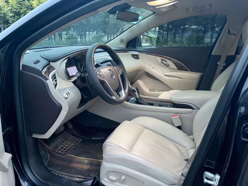 枣庄15年别克君越8