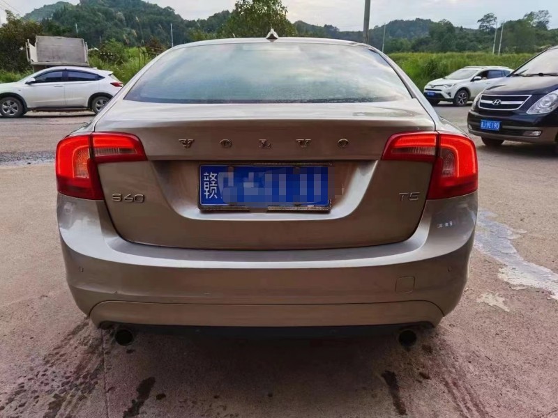 常德13年沃爾沃S60L7